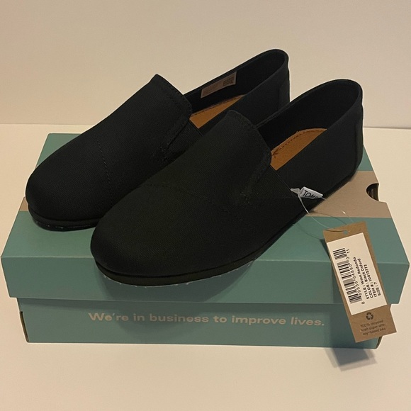 Toms Shoes - NWT Toms Black Oxford Redondo flats size 7